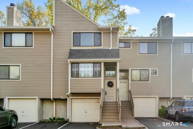 206 Sunrise Hill Road #206, Norwalk, CT