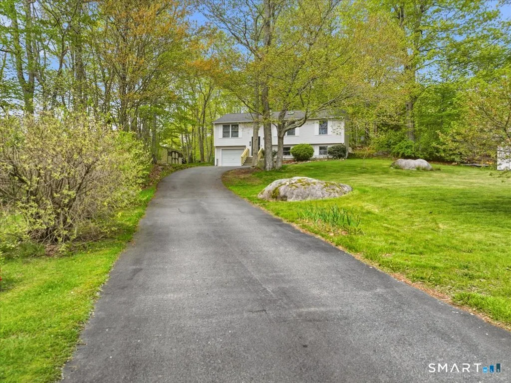 161 Deerfield Ridge Drive, Groton, CT