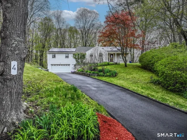 4 Farrell Road, Newtown, CT