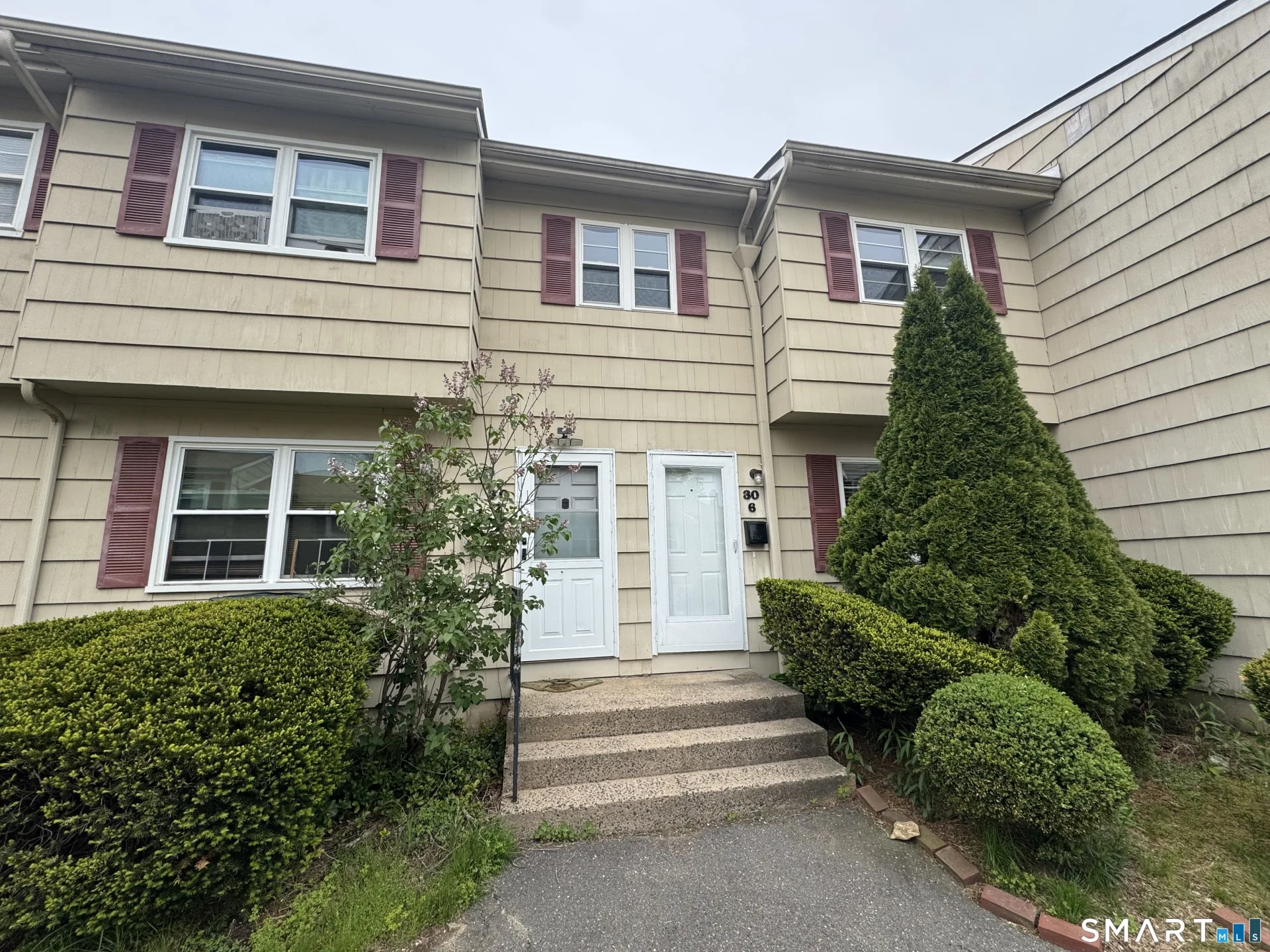 30 Round Tree Drive #6, Naugatuck, CT