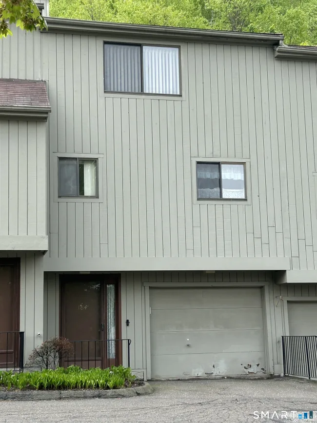 184 Concord Court #184, Beacon Falls, CT