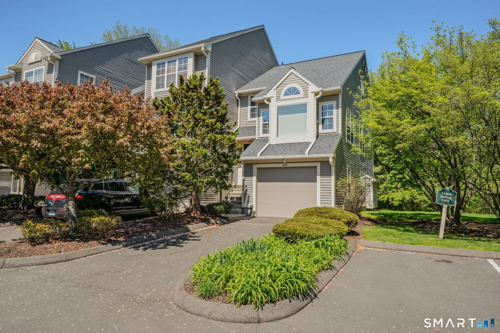 220 Algonquin Trail #220, Trumbull, CT