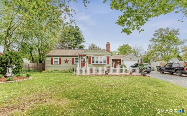 17 Trinity Lane, Windsor Locks, CT