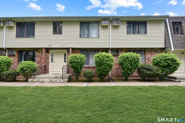 827 Blackstone Village #827