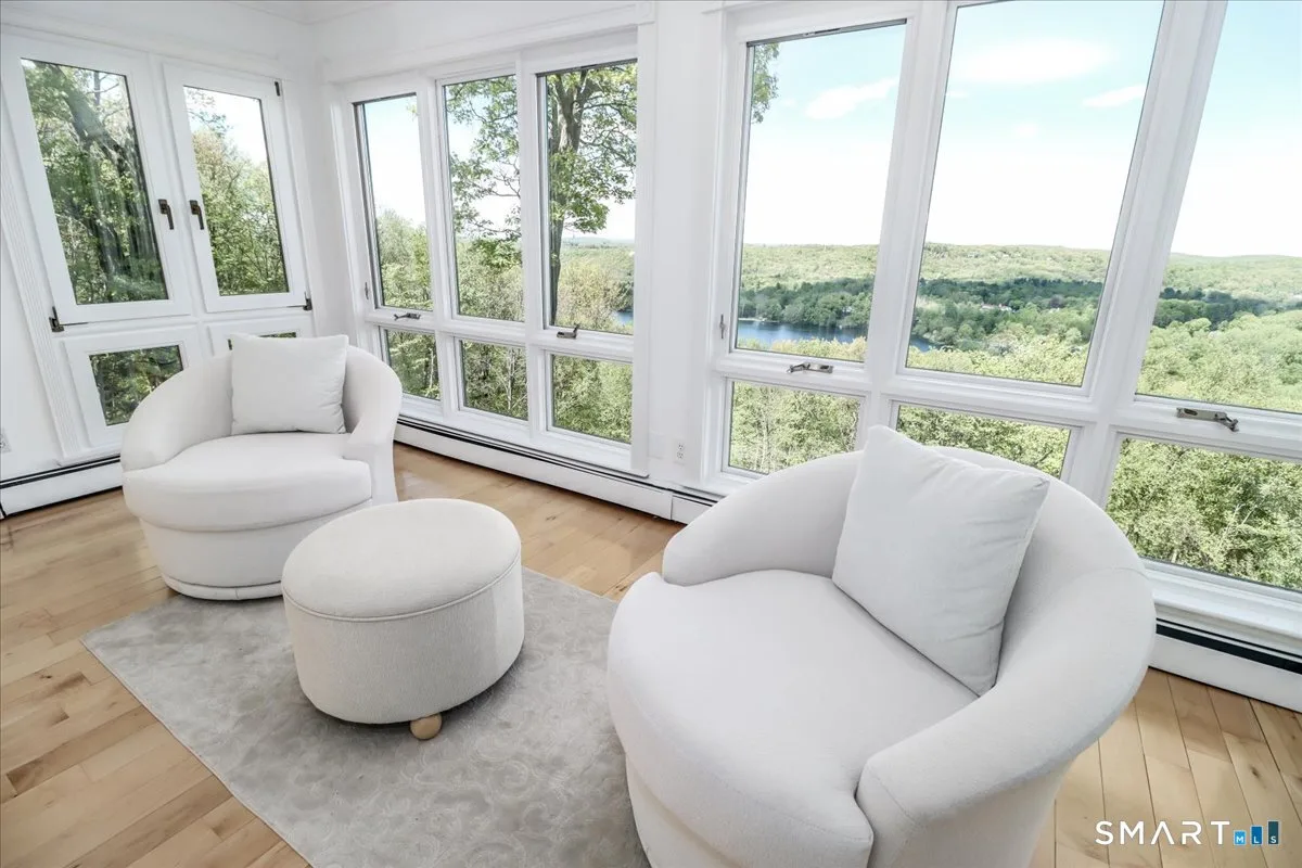 10 Hillcrest Court, Ridgefield, CT