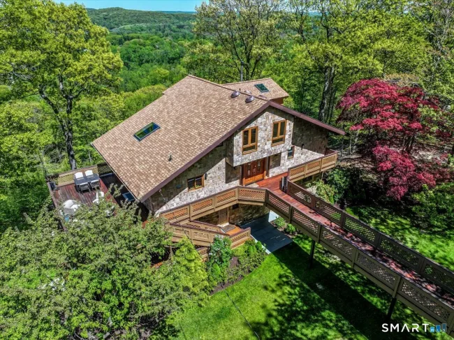 10 Hillcrest Court, Ridgefield, CT