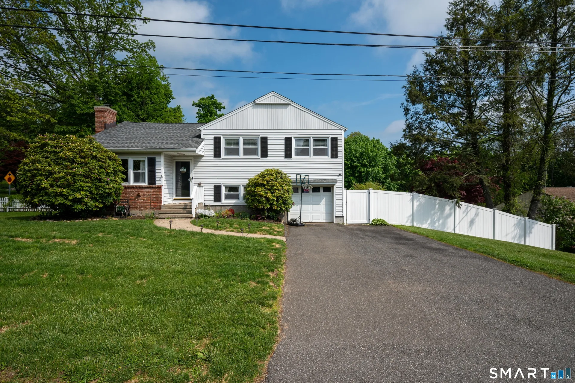2 Berkshire Drive, Danbury, CT