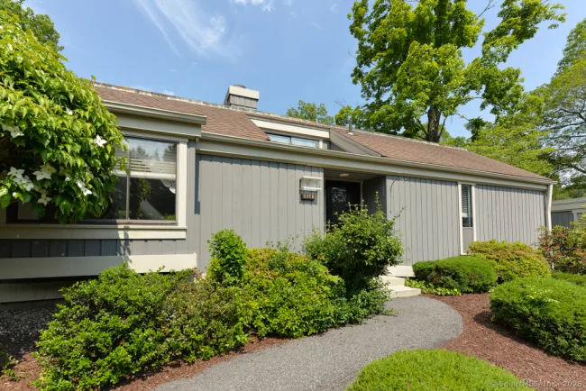 926 Heritage Village #B, Southbury, CT