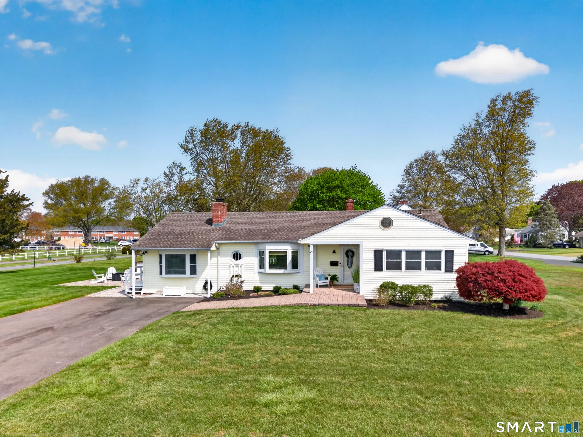 21 Riverside Drive, Clinton, CT