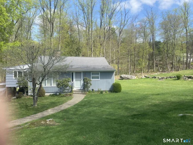 7 Thaddeus Avenue