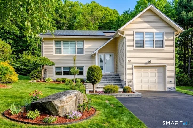 38 Algonquin Way