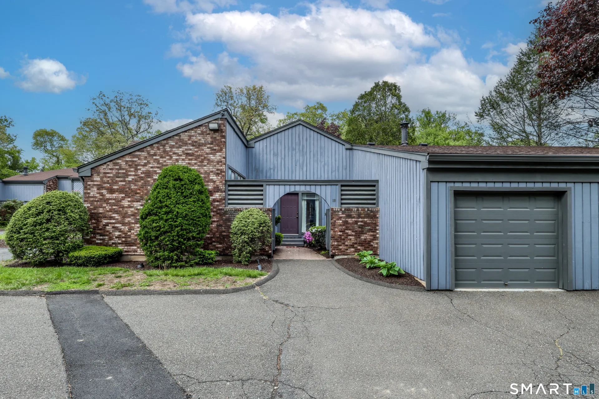 18 Hearthstone Drive, Brookfield, CT