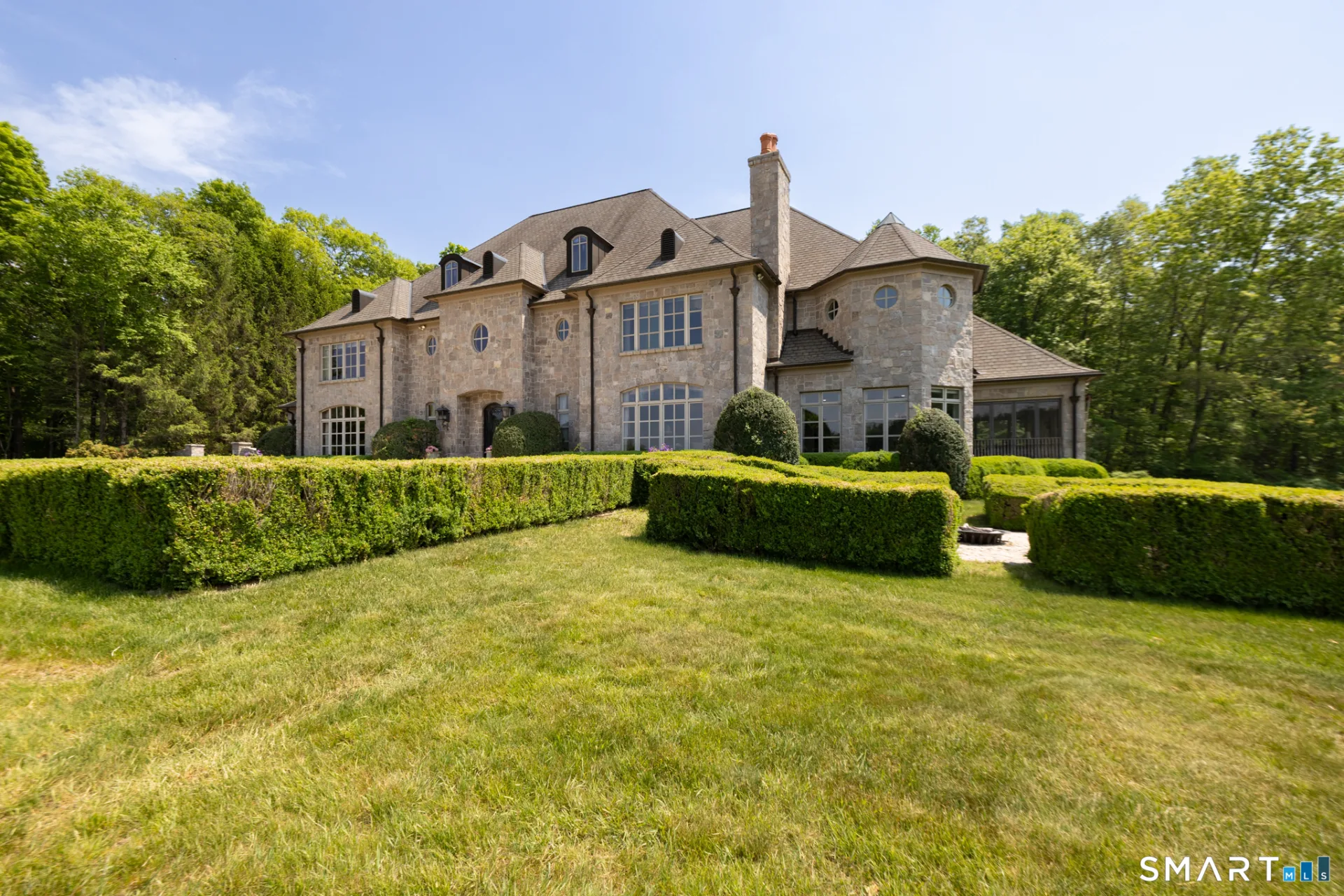 7 Equestrian Ridge Road, Newtown, CT