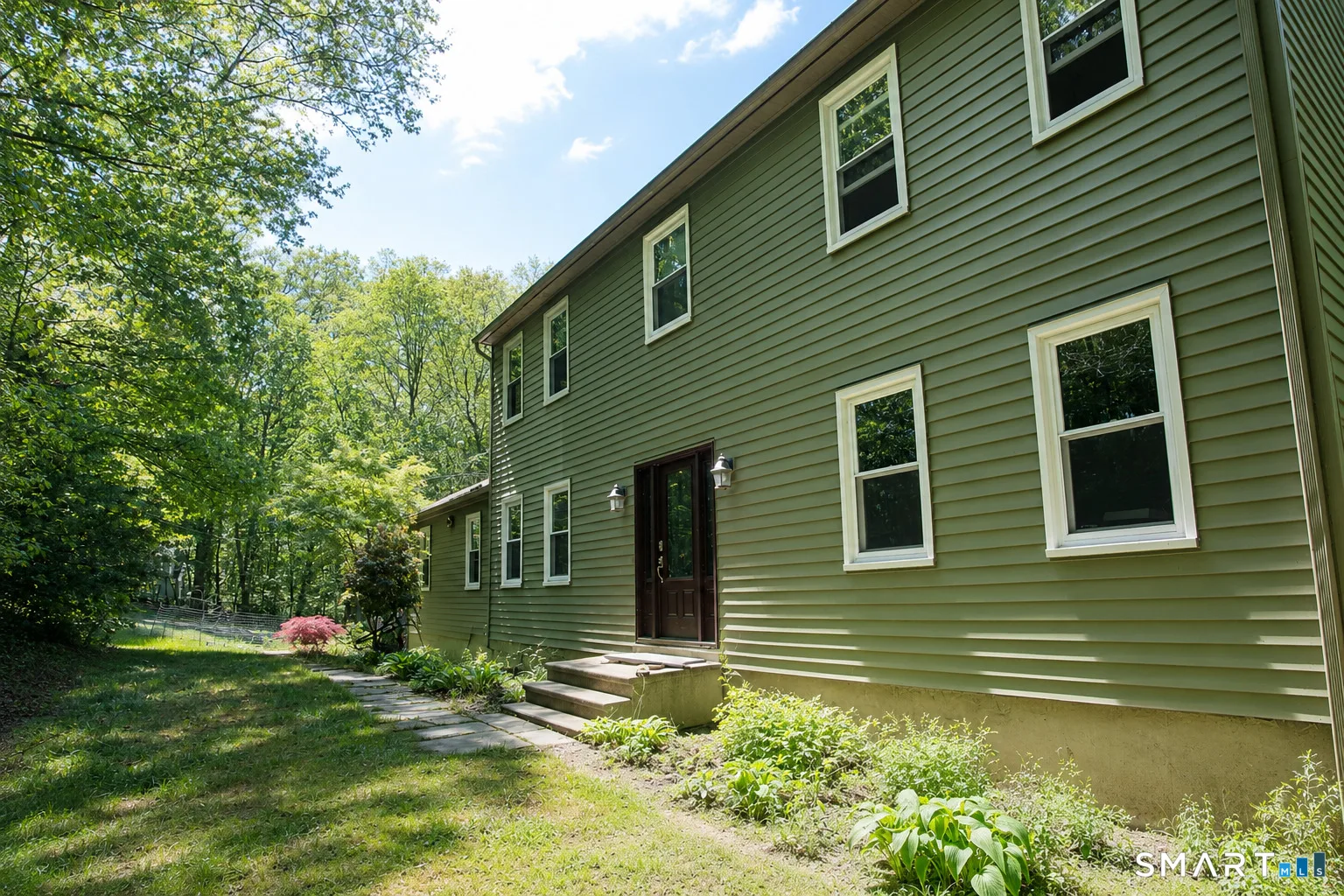 26 Mountain Laurel Lane, Newtown, CT