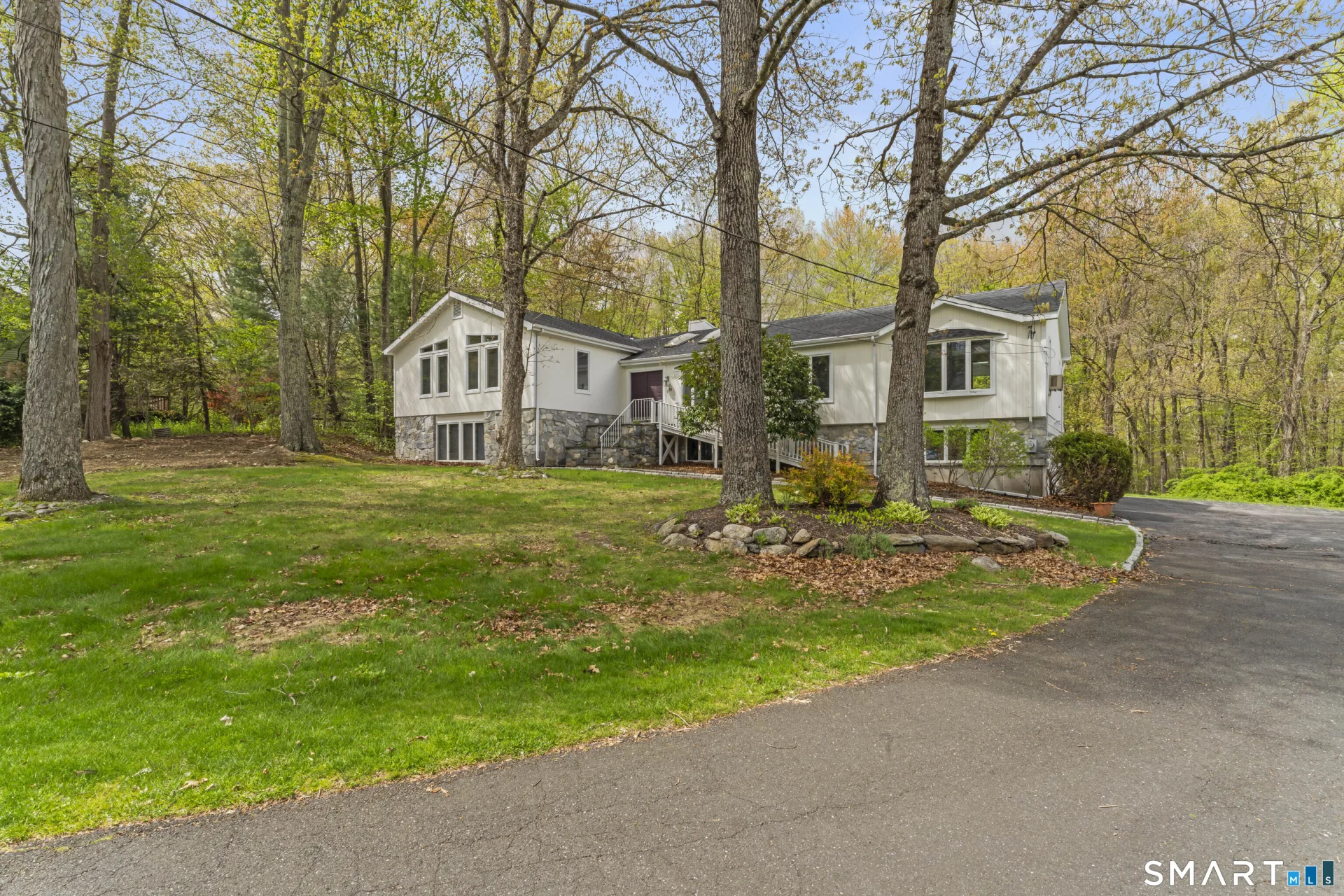 89 Cranbury Drive, Trumbull, CT
