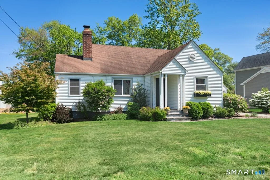 22 Country Lane, Trumbull, CT
