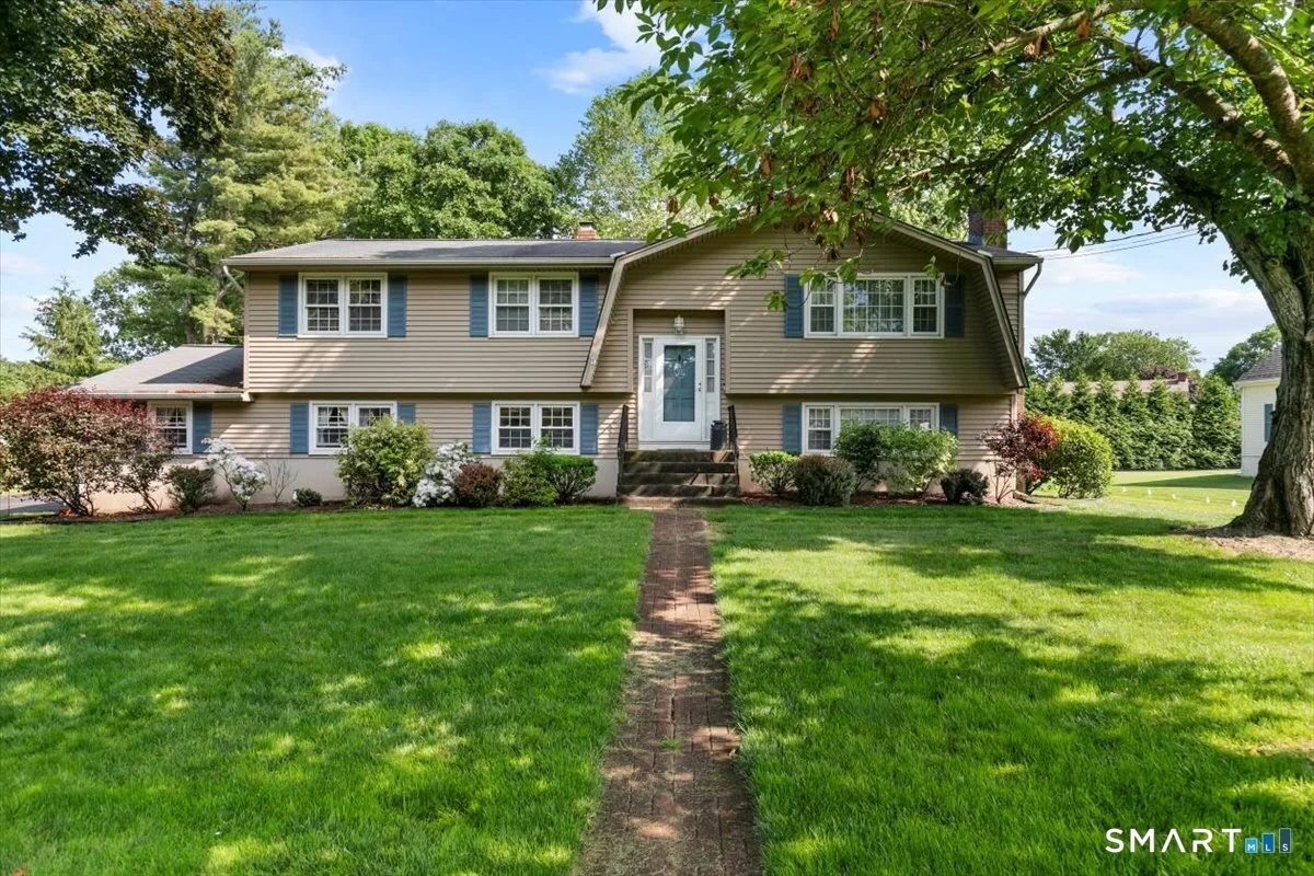 74 Hintz Drive, Wallingford, CT