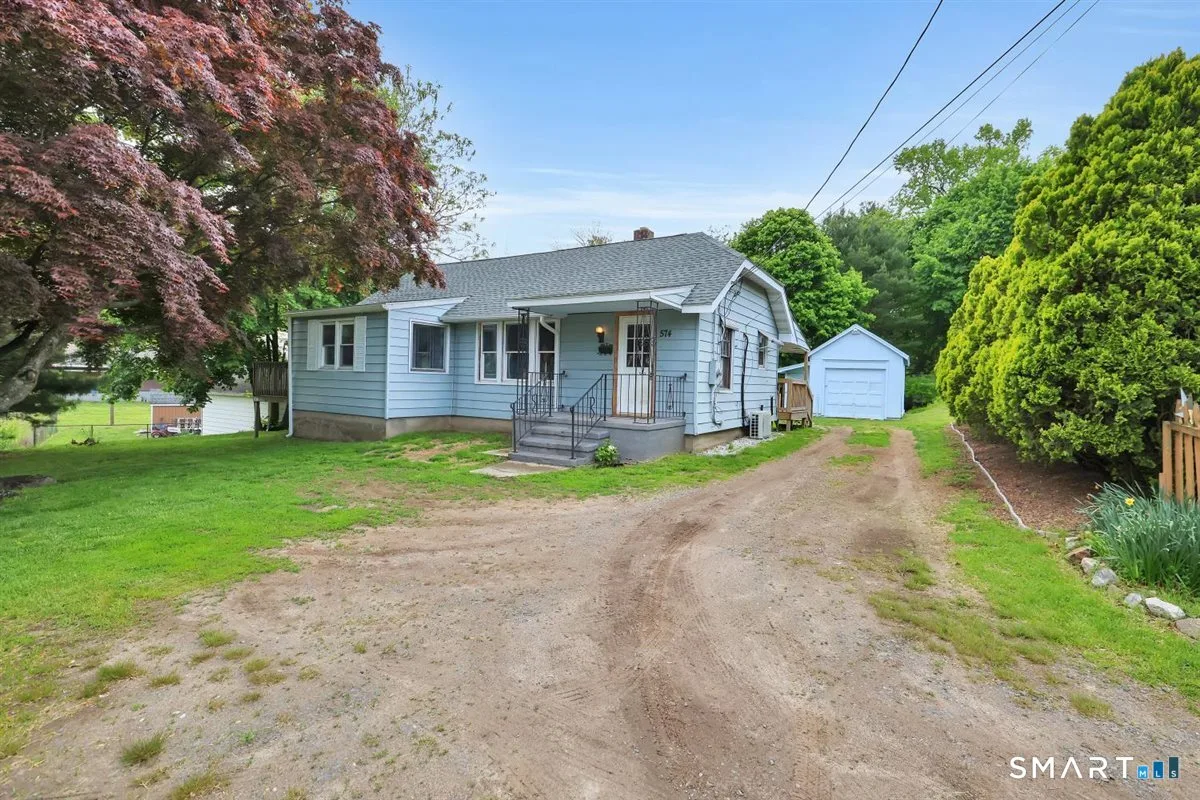 574 East Road, Bristol, CT