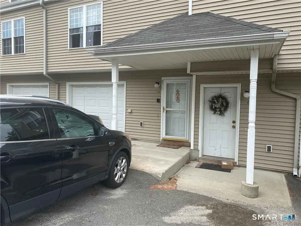 174 Stonefield Drive #44, Waterbury, CT
