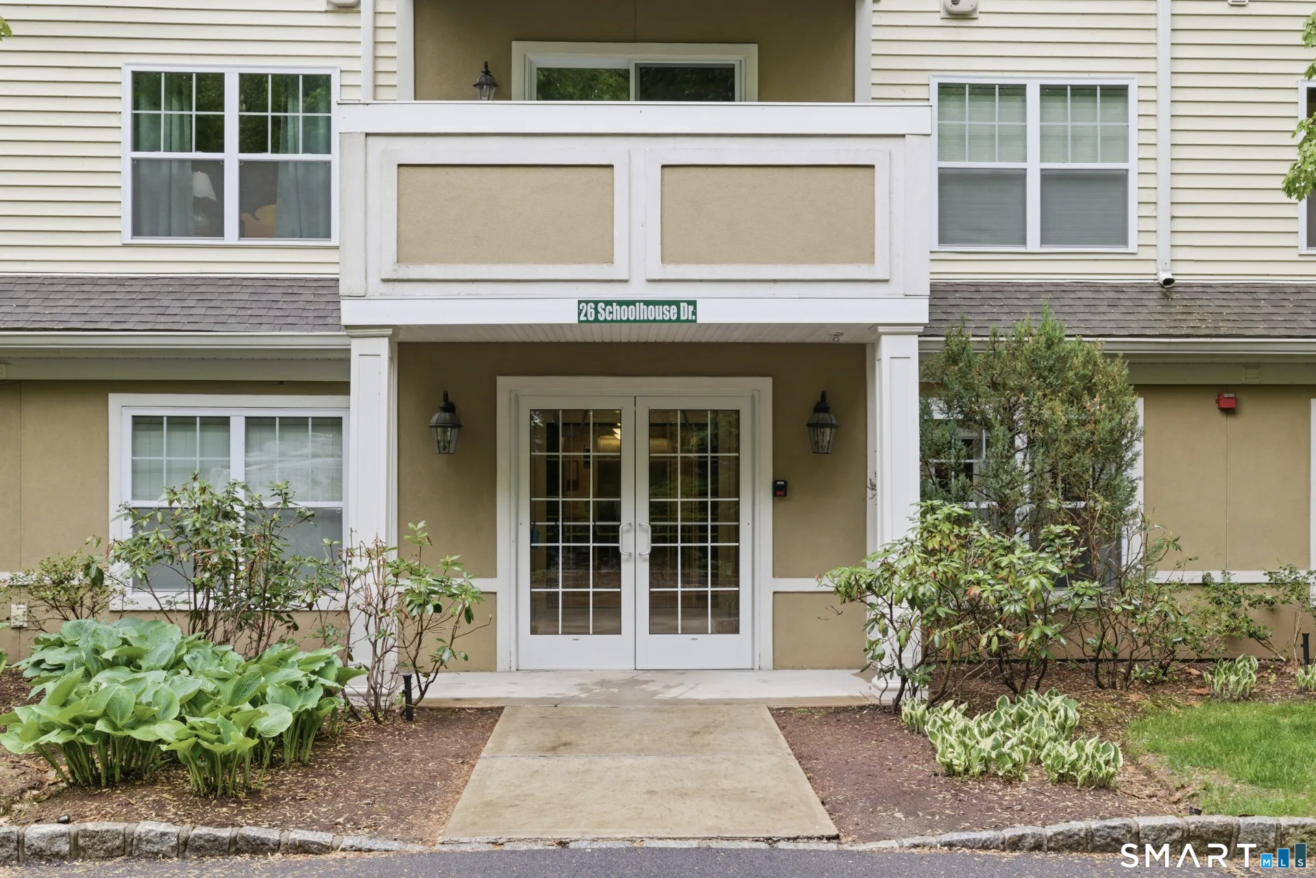 26 Schoolhouse Drive #101, West Hartford, CT