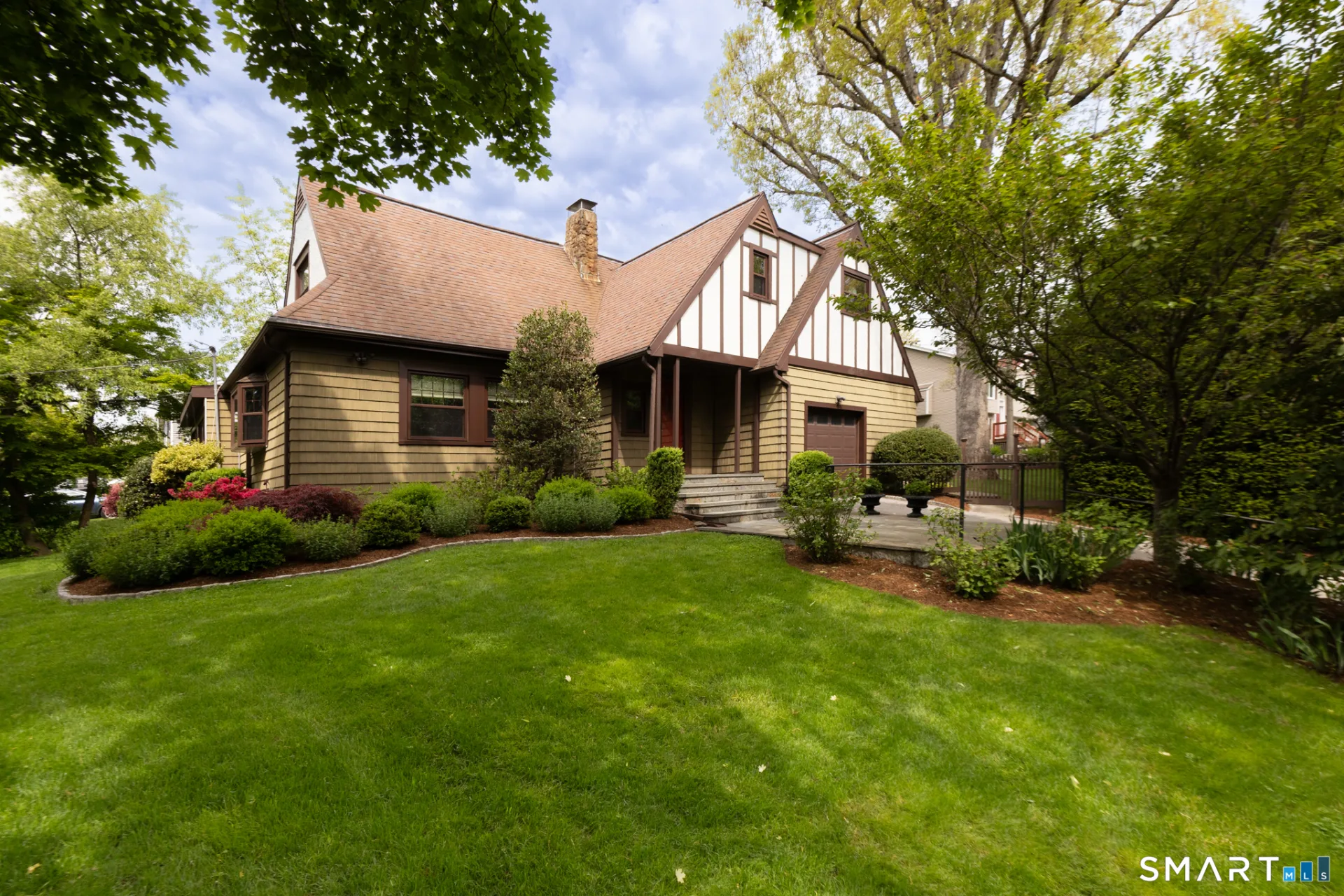 6 Bon Air Avenue, Stamford, CT