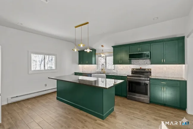 343 Hope Furnace Road, Scituate RI, CT