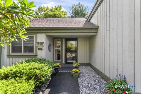 139 Heritage Village #B