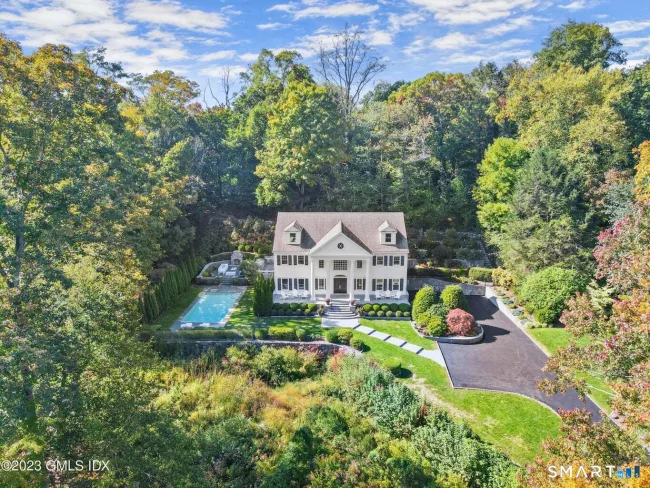 26 Round Hill Road