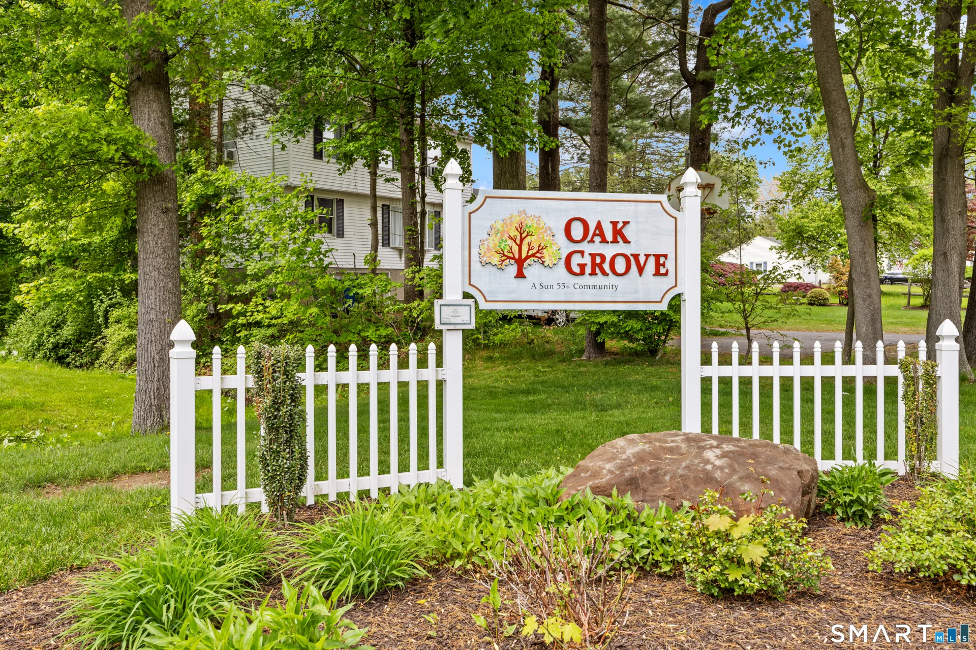 6 Park Avenue, Plainville, CT