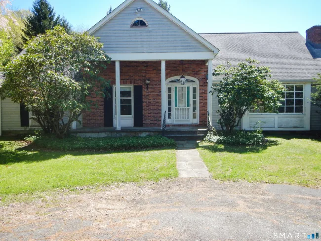 1 Hunting Ridge Road