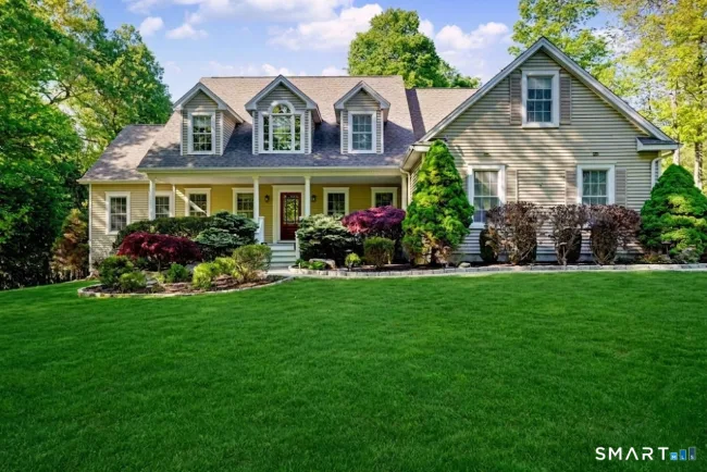 15 Maplecrest Drive, Danbury, CT