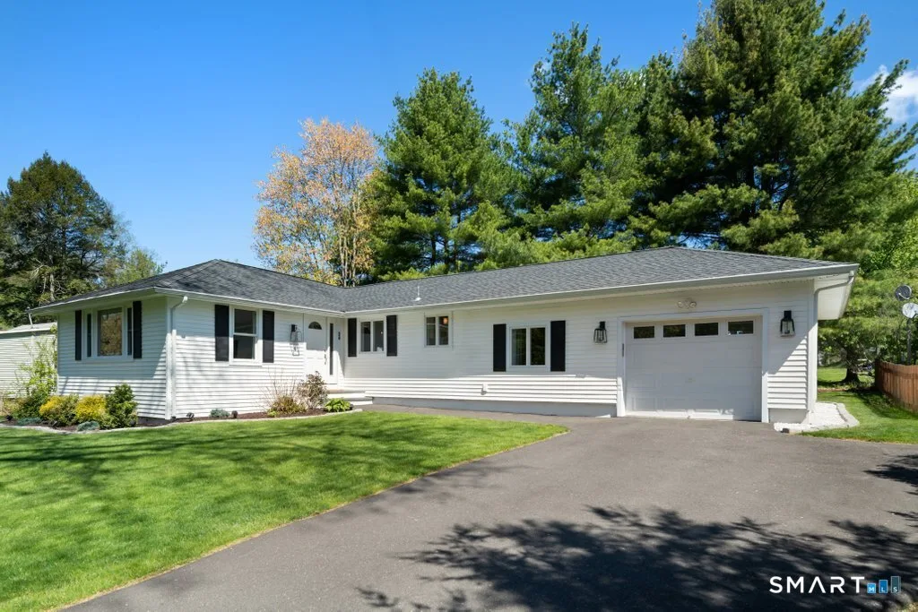 34 Northern Trail, Southbury, CT
