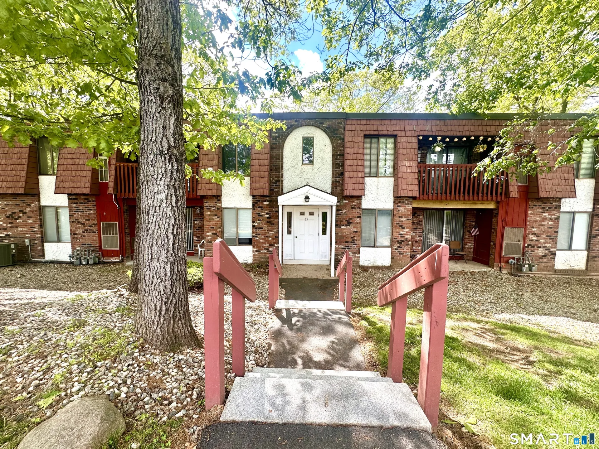 15 Woodsedge Drive #4C, Newington, CT