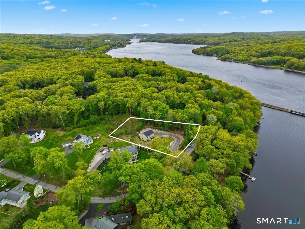 21 Tanager Lane, Ledyard, CT