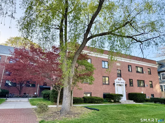 570 Whitney Avenue #L3