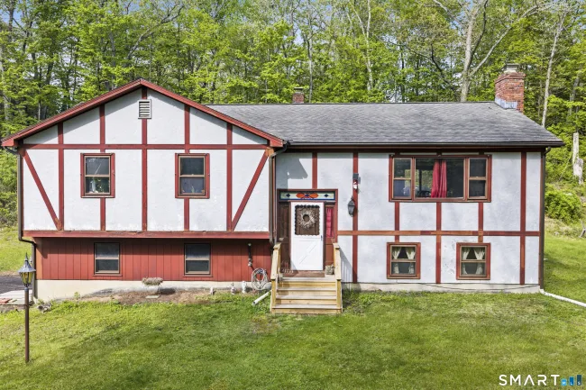 825 Jeremy Swamp Road, Southbury, CT