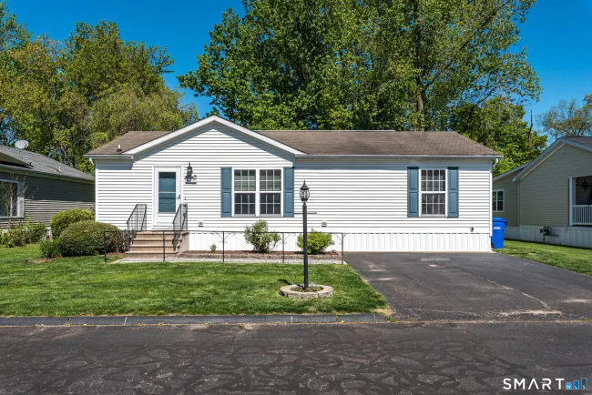 17 Laurel Circle, East Windsor, CT