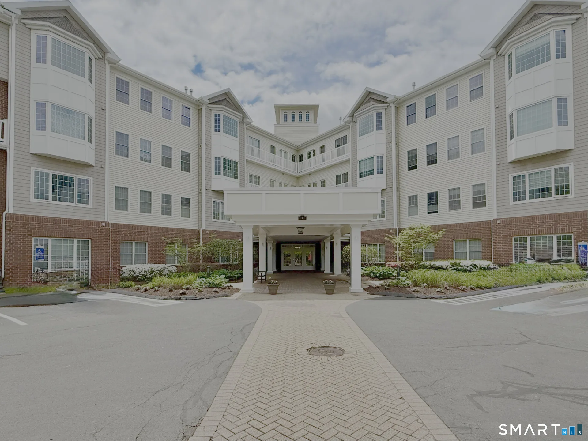 1 King Philip Drive #405, West Hartford, CT