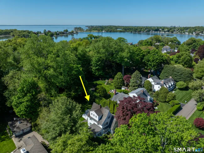 8 Woodland Drive, Darien, CT