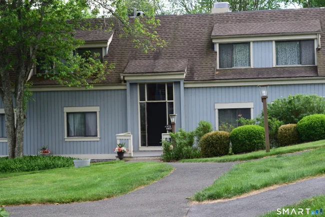464 Heritage Village #B