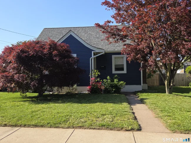 33 Linnmore Drive, Manchester, CT
