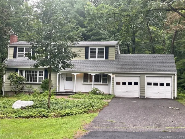 16 Briarwood Drive, Simsbury, CT