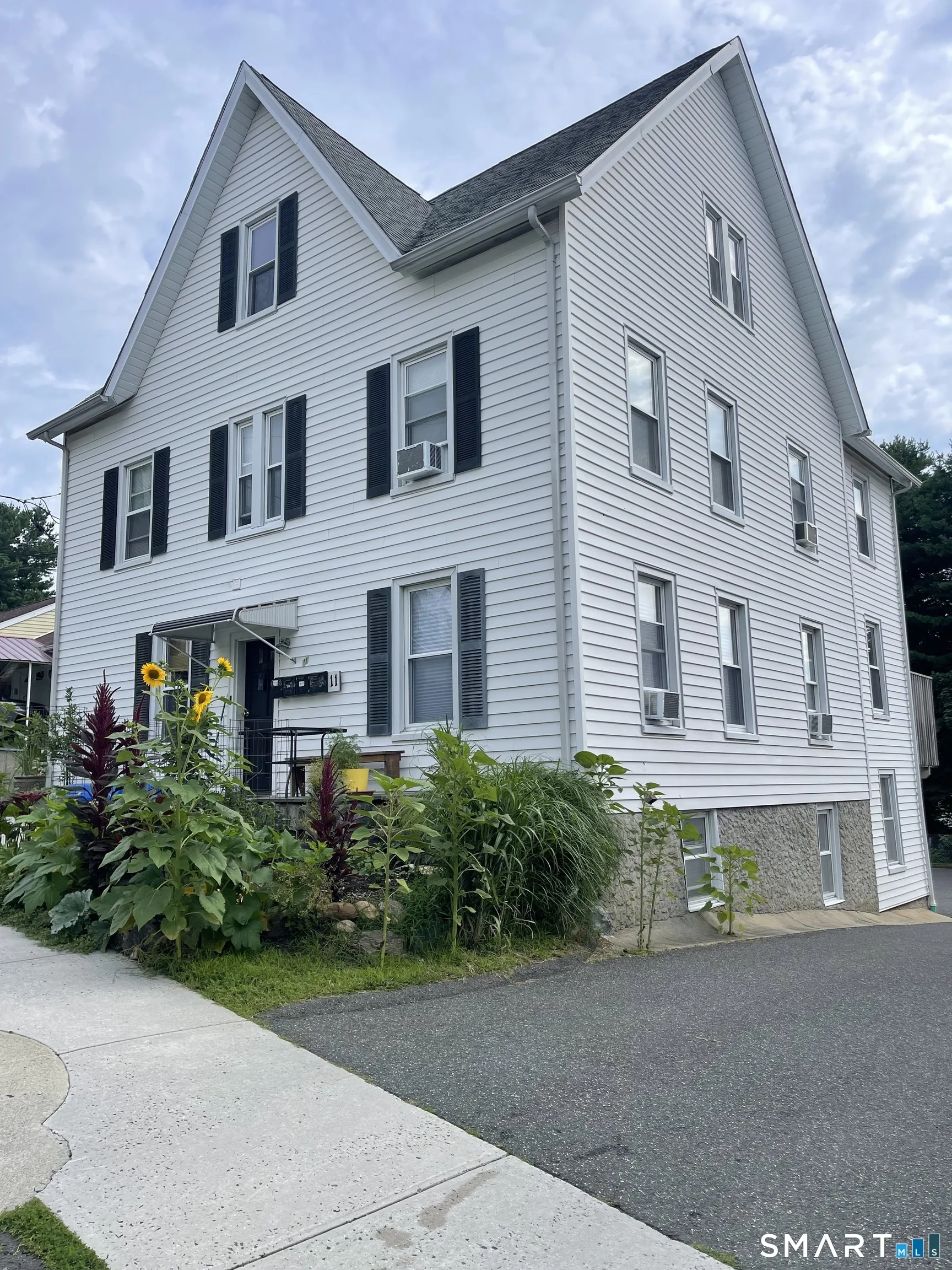 11 Stone Street, Danbury, CT