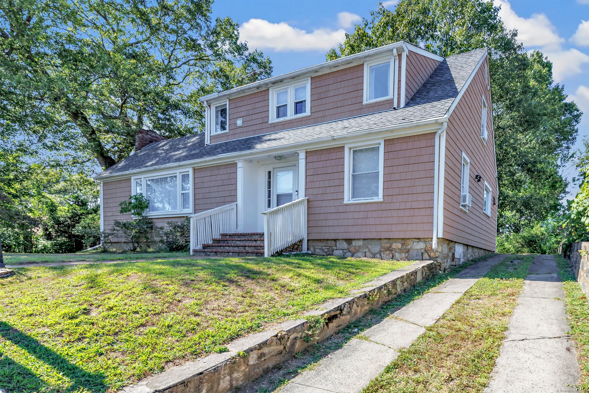 86 Vanguard Street, Bridgeport, CT