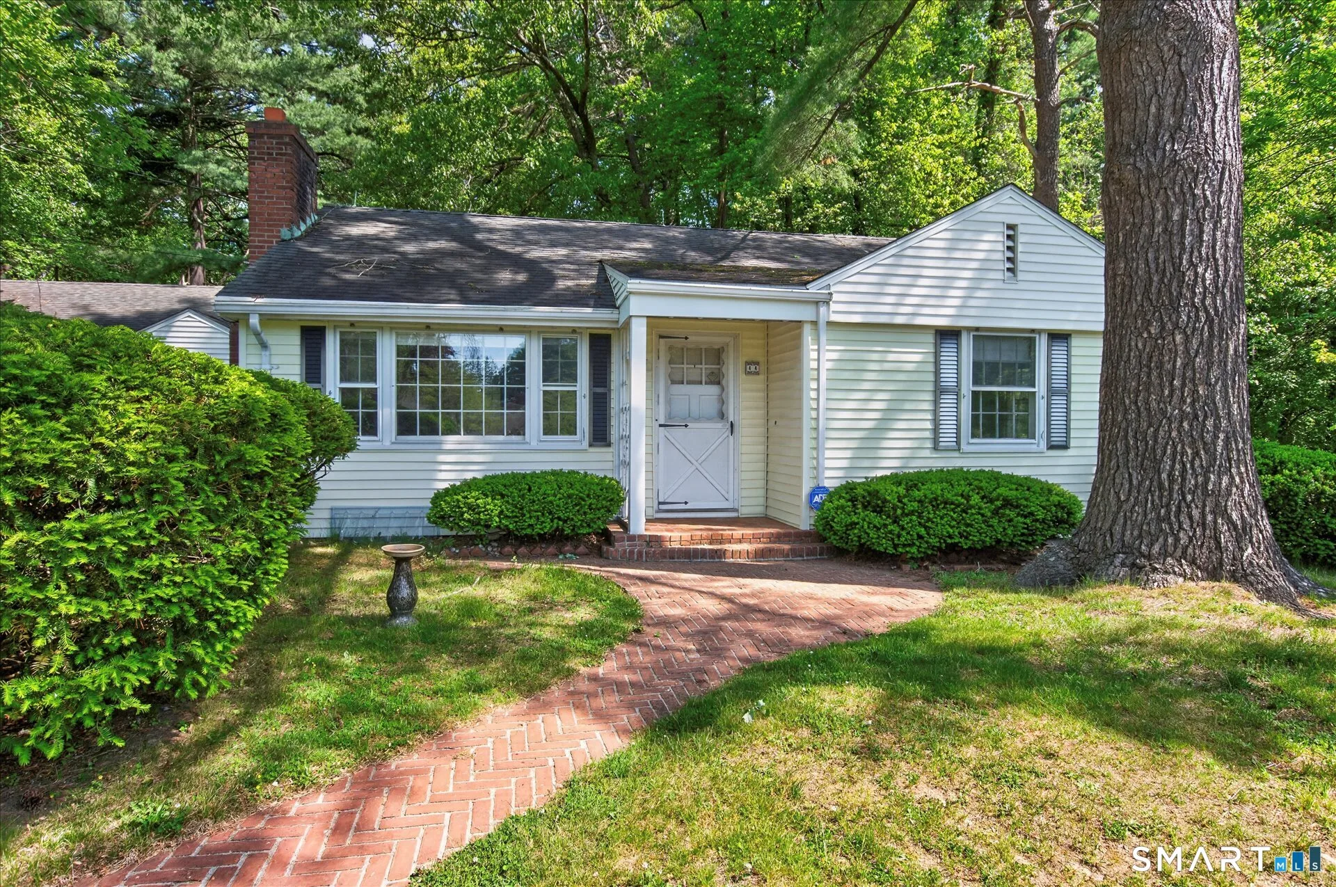 44 Lawrence Avenue, Avon, CT