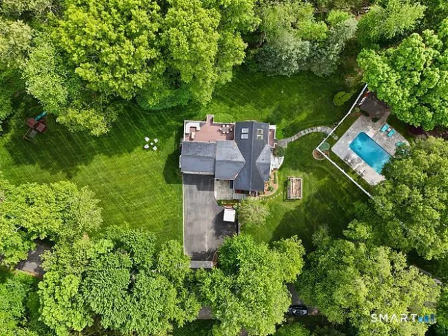2 Grassy Plains Road
