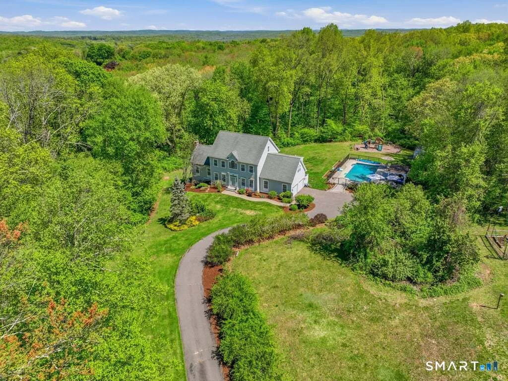 15 Fox Ridge Lane, Hebron, CT