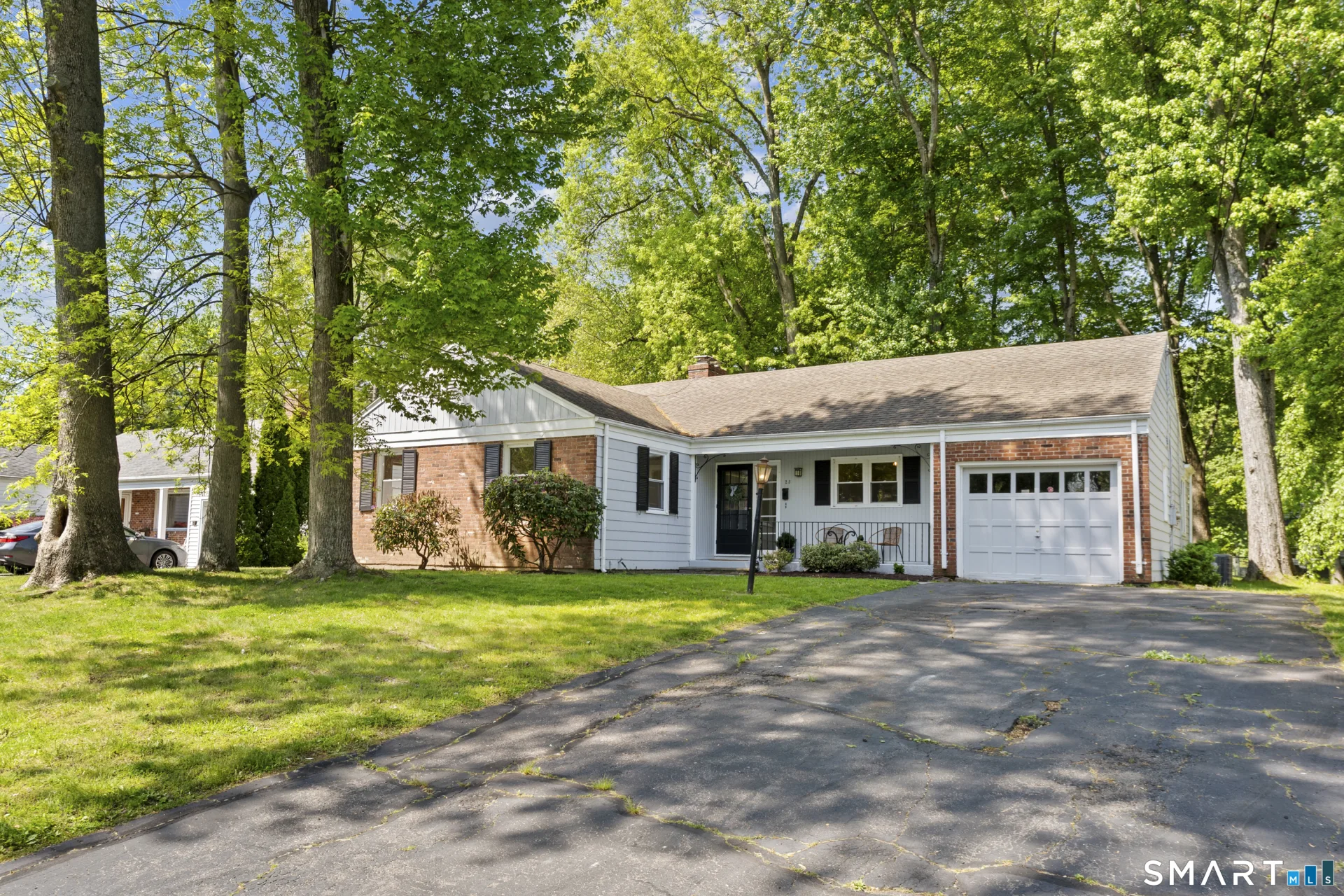 25 Miamis Road, West Hartford, CT