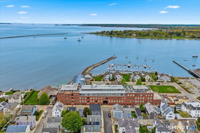 8 Stonington Commons #24