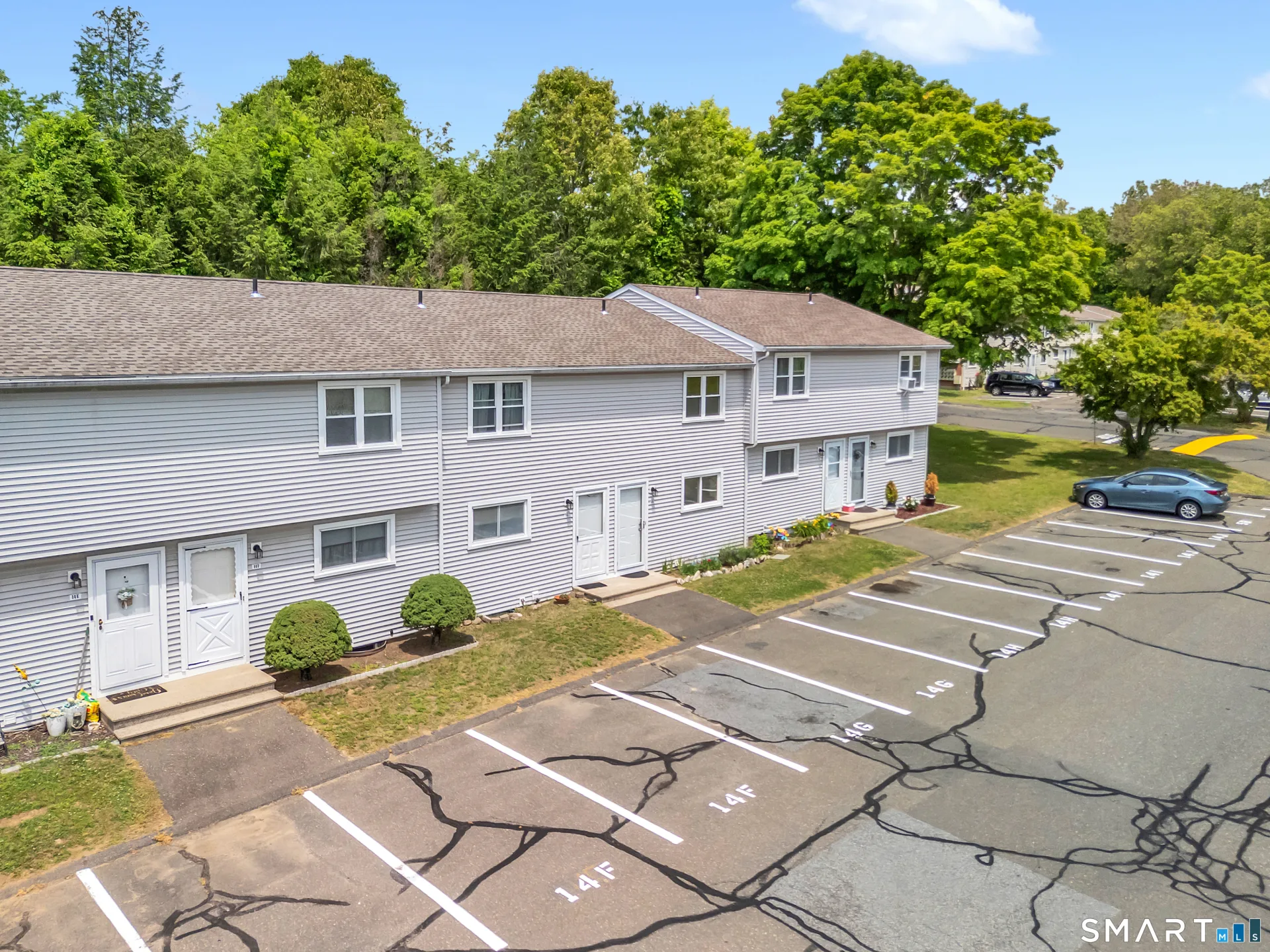 1081 New Haven Road #14H, Naugatuck, CT